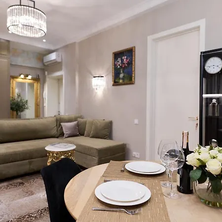 So Apt In The Heart Of Downtown Apartment *